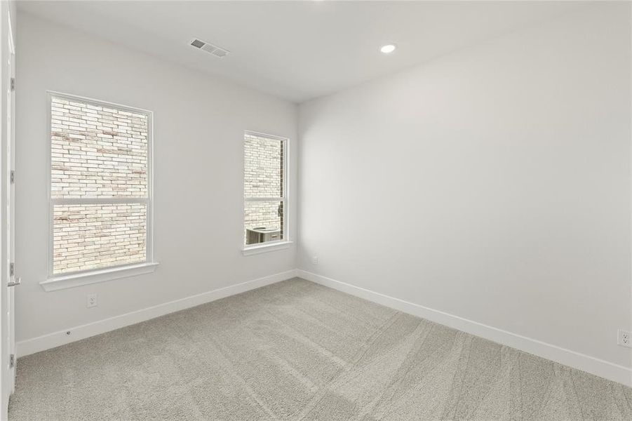 Spacious, unfurnished interior of a new home in The Highlands, Rockwall (Image 19).