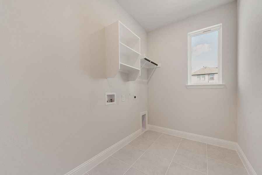 Spacious, unfurnished interior of a new home in Walden Pond, Forney (Image 17).
