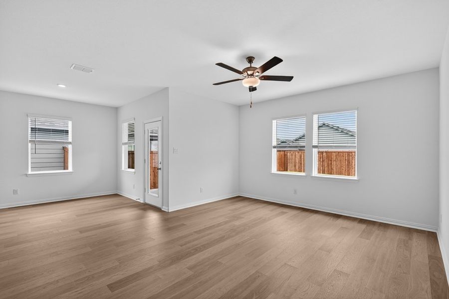 Spacious, unfurnished interior of a new home in River Ridge, Crandall (Image 14).