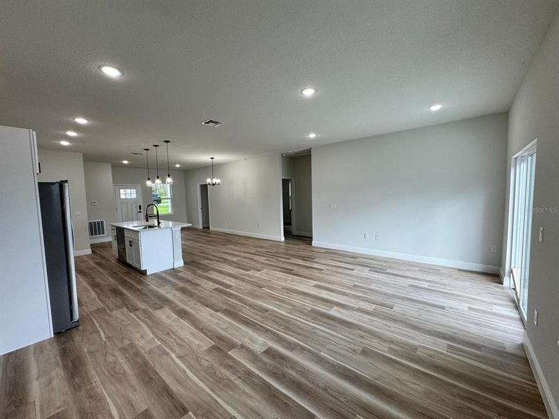 Spacious, unfurnished interior of a new home in , Ocala (Image 15).