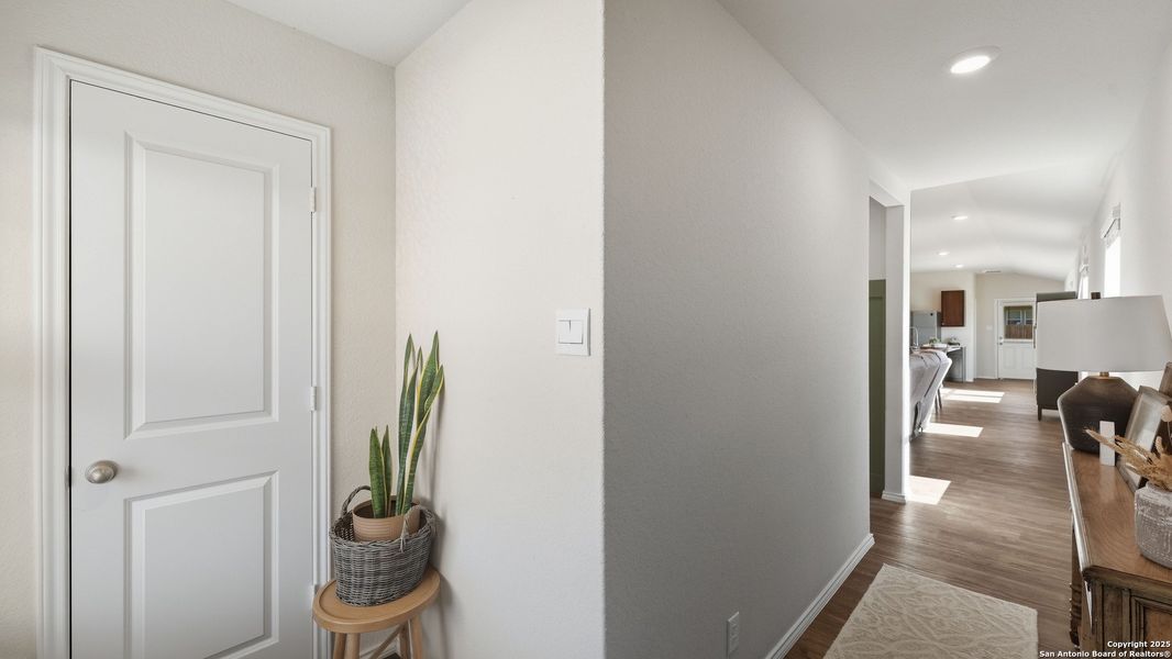 Furnished interior view inside a new home in , Floresville (Image 30).