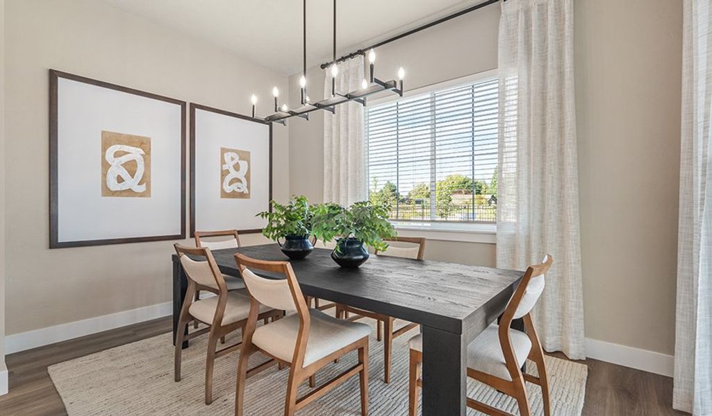 Darius-B786-ID Dining Area