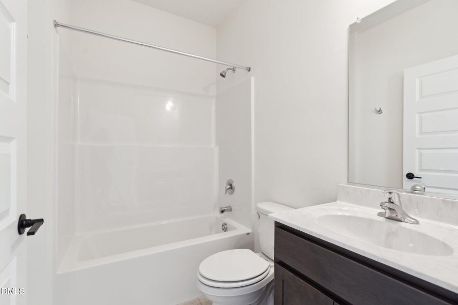 16- HHHunt Homes Franklin First Floor Ba