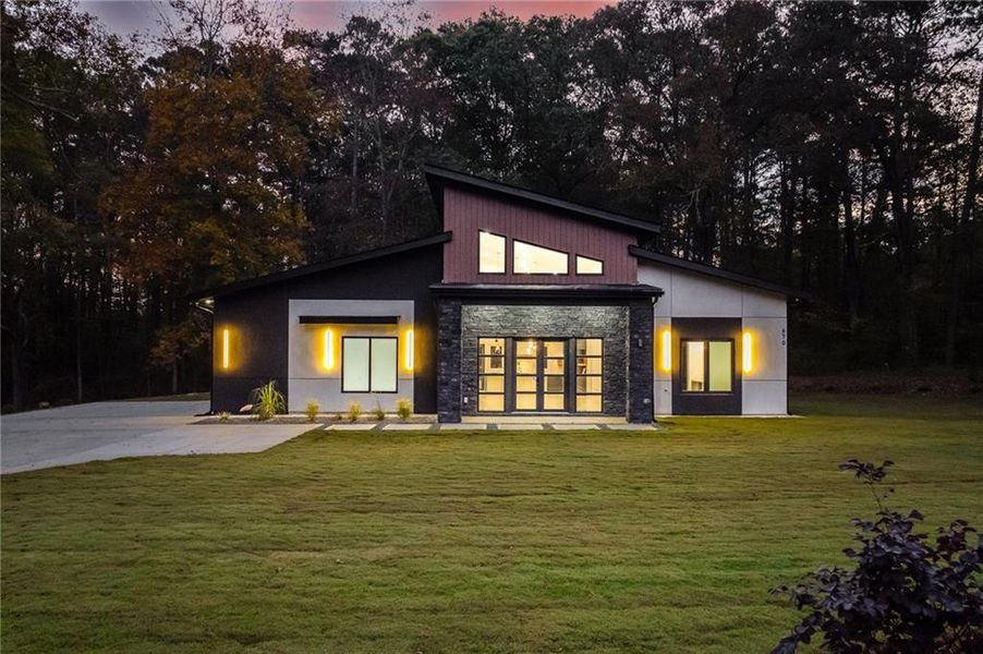 Image 90 of a home in .