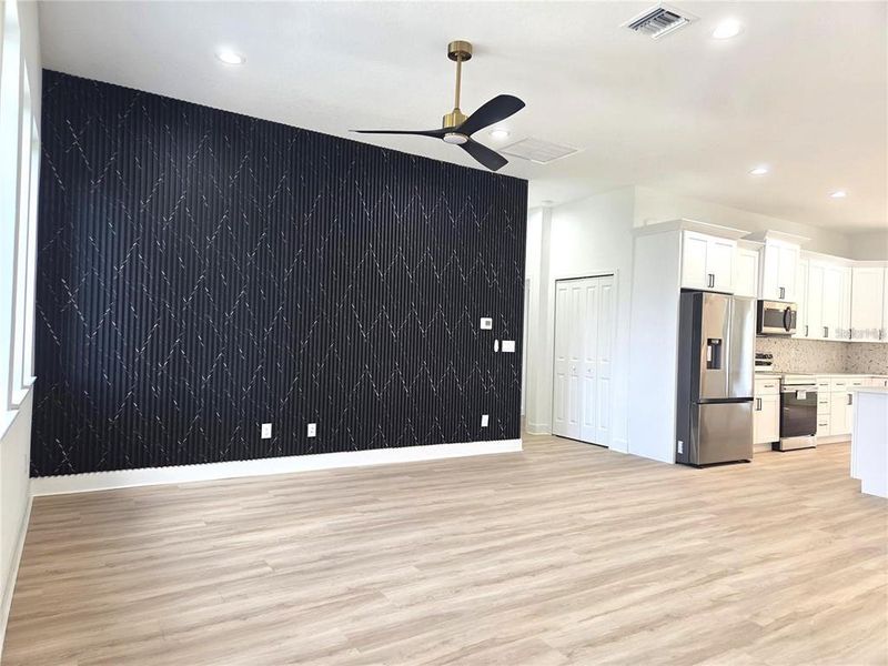 Spacious, unfurnished interior of a new home in , Port Charlotte (Image 4).