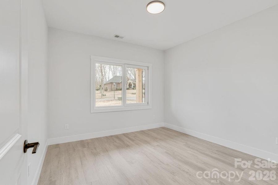 Spacious, unfurnished interior of a new home in , Dallas (Image 31).