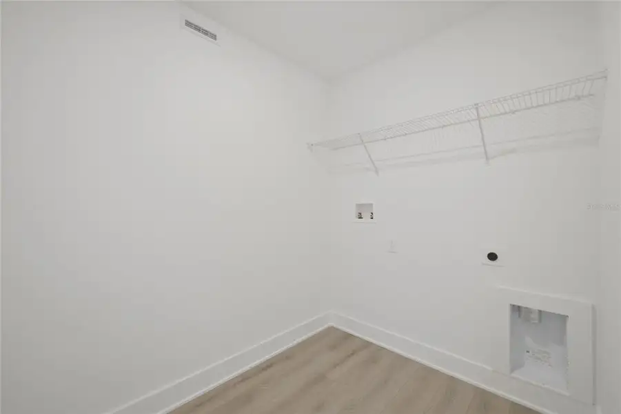 Spacious, unfurnished interior of a new home in , Winter Garden (Image 17). Spacious, unfurnished interior of a new home in , Winter Garden (Image 17).