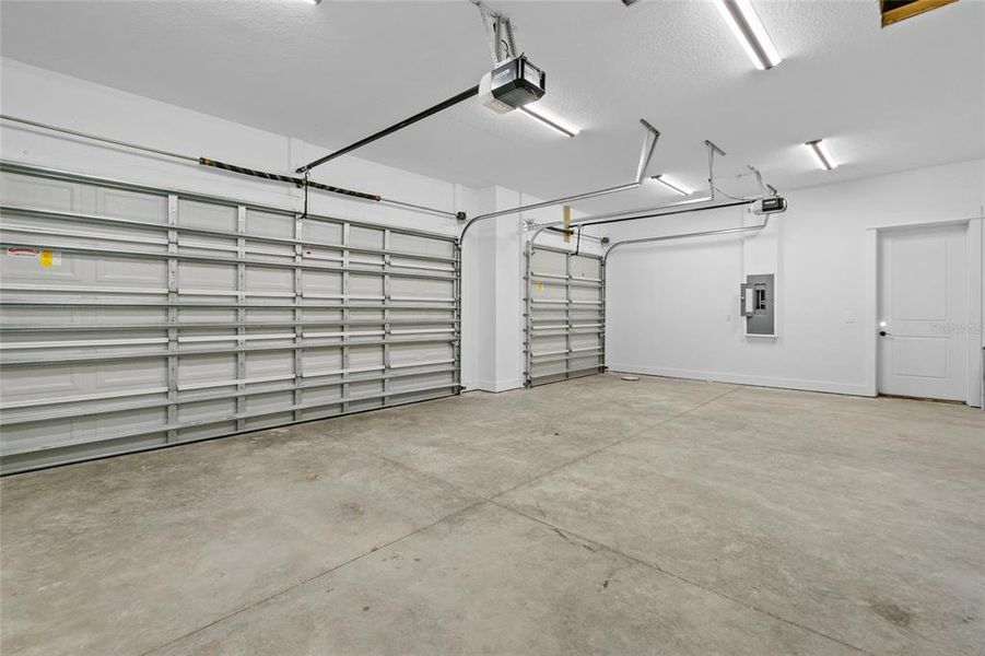 Spacious, unfurnished interior of a new home in , Homosassa (Image 34). Spacious, unfurnished interior of a new home in , Homosassa (Image 34).