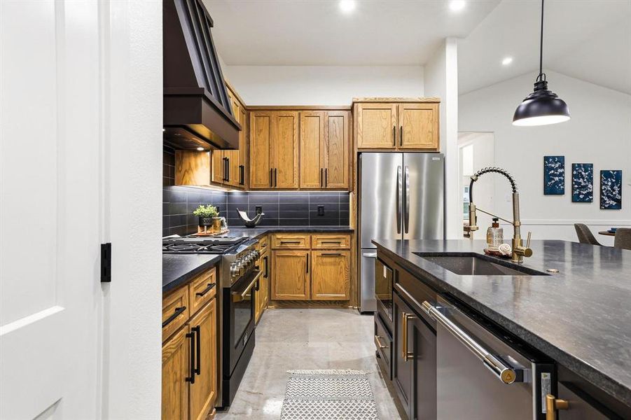 Furnished interior view inside a new home in , Denison (Image 34).