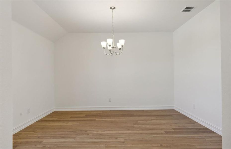 Airy dining room *real home pictured