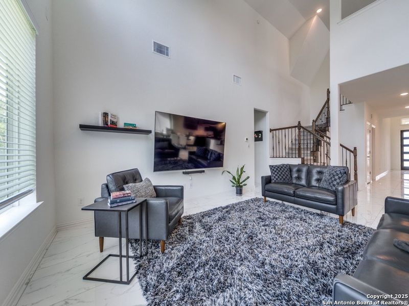 Furnished interior view inside a new home in Regent Park, Boerne (Image 8).