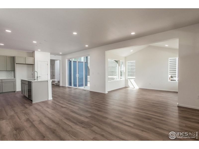 Spacious, unfurnished interior of a new home in , Timnath (Image 27).