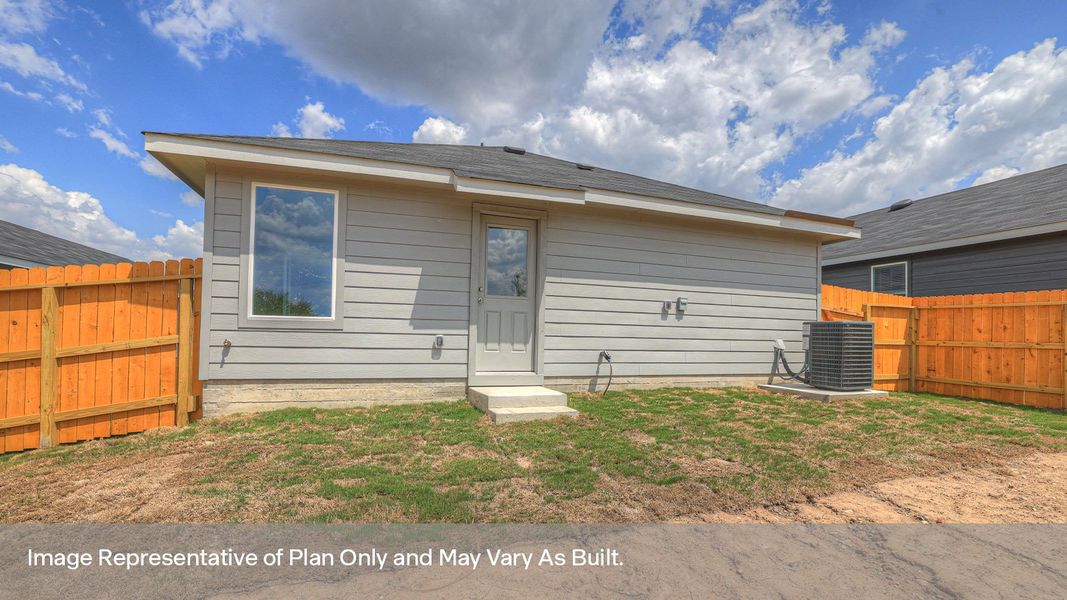 Representative exterior details of a home built from the The Atlanta by D.R. Horton in Sunset Oaks, Maxwell (Image 2).
