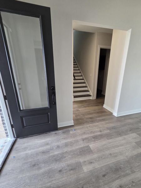 Spacious, unfurnished interior of a new home in Twin Oaks, Oakland (Image 4).