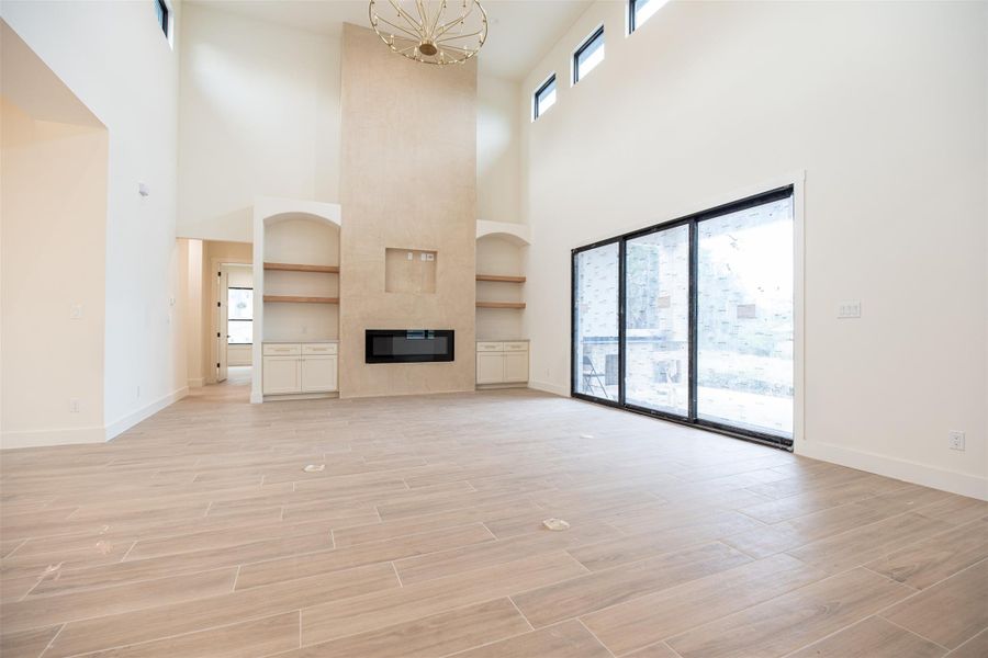 GREAT ROOM - 20' HIGH CELIING