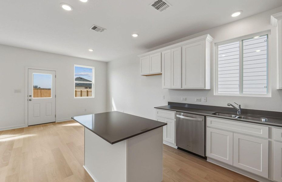 Furnished interior view inside a new home in Alto, San Marcos (Image 6).
