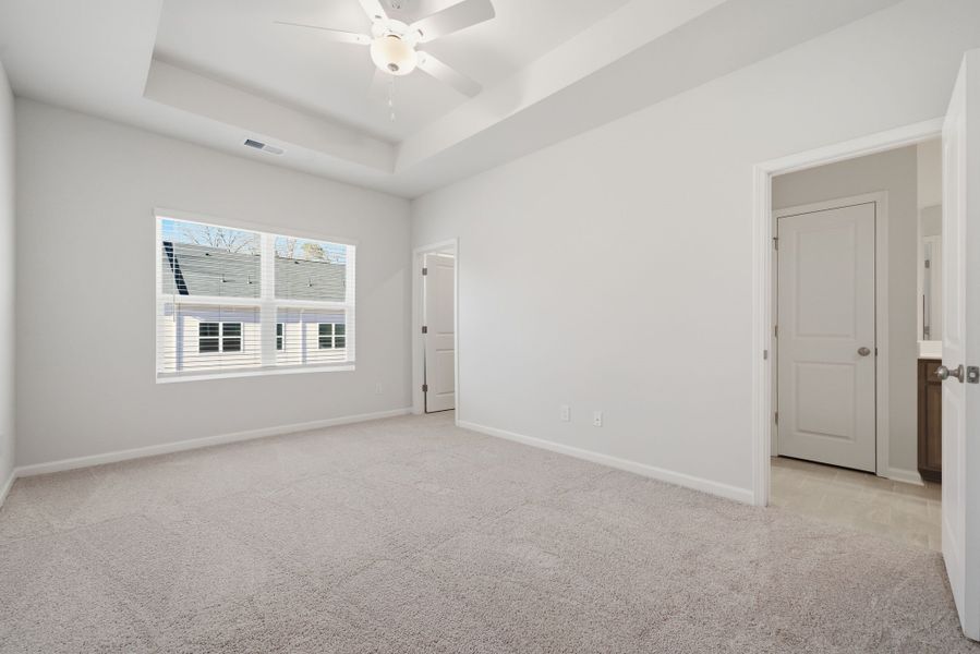 Spacious, unfurnished interior of a new home in Lakeview Village, Charlotte (Image 17).