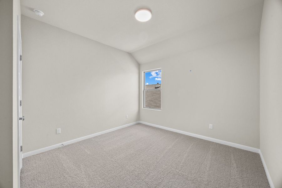 Spacious, unfurnished interior of a new home in Trinity Ranch, Elgin (Image 32).