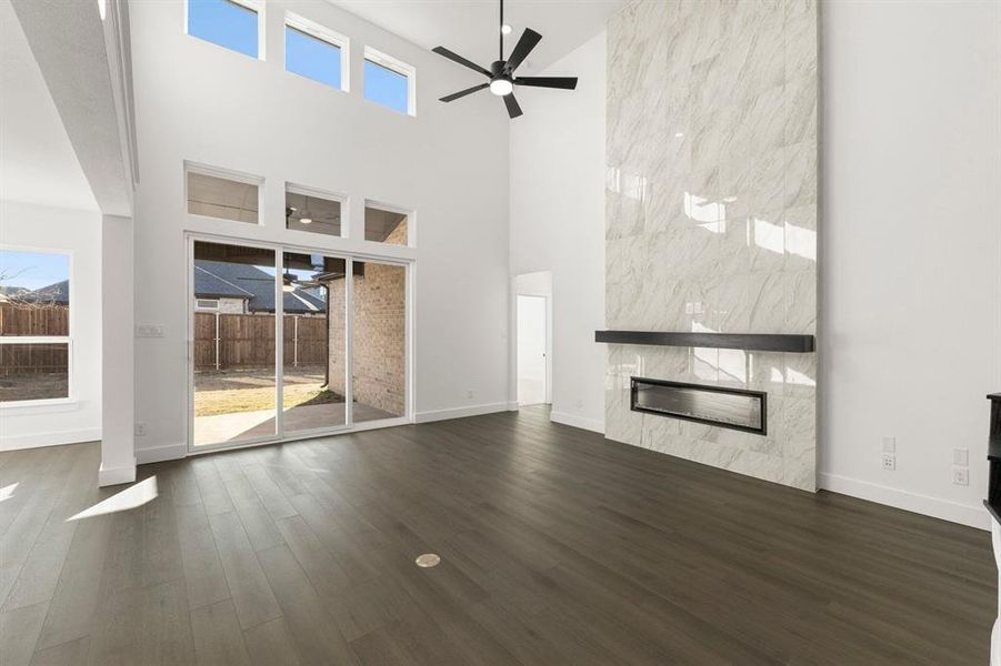 Spacious, unfurnished interior of a new home in Edgewood Creek, Celina (Image 29).