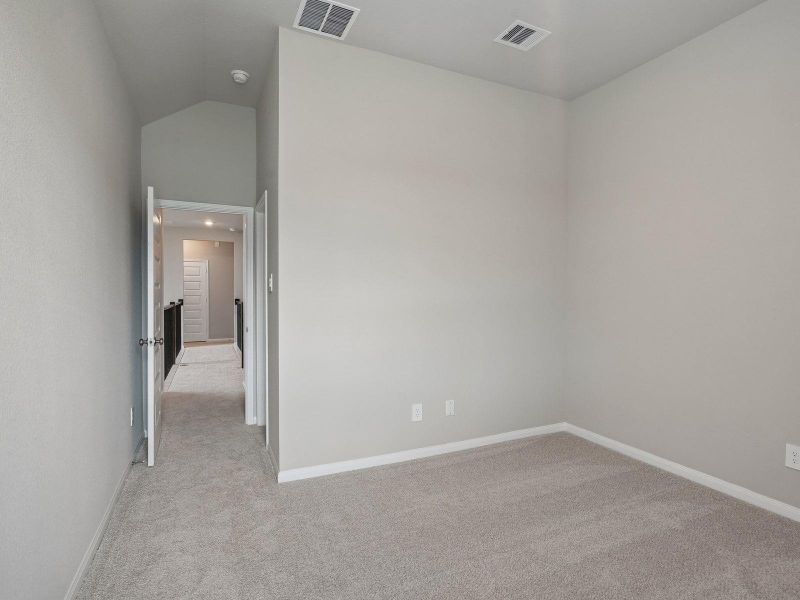 Spacious, unfurnished interior of a new home in Massey Oaks - Estate Series, Pearland (Image 40).