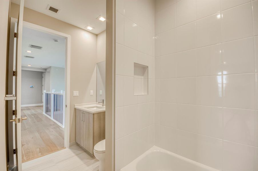 Furnished interior view inside a new home in Apex at Avenir, Palm Beach Gardens (Image 17).