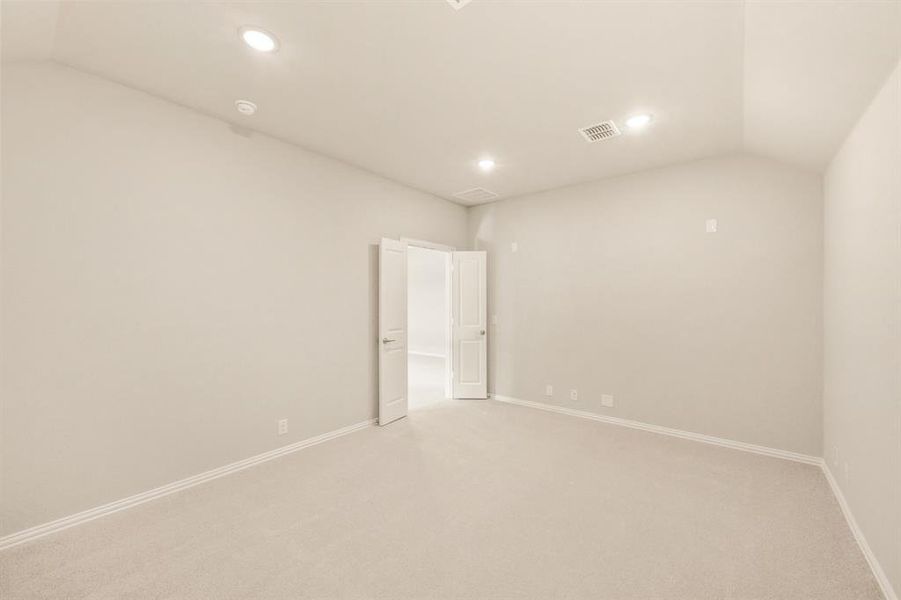 Spacious, unfurnished interior of a new home in Timberbrook 3B-4A, Justin (Image 33).