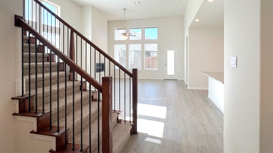 Spacious, unfurnished interior of a new home in Madera, Royse City (Image 9).