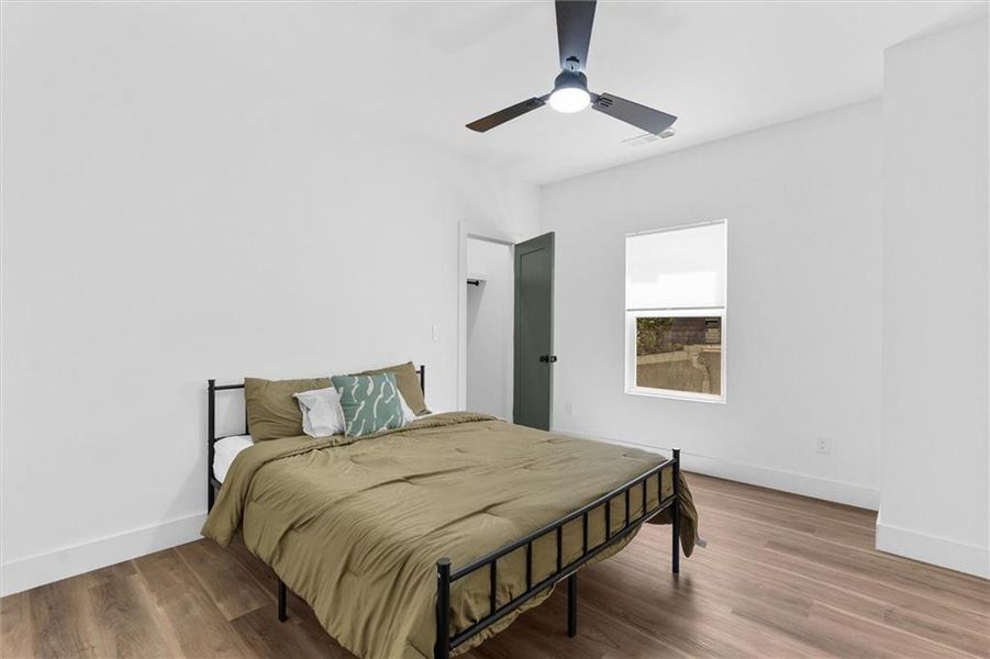 Furnished interior view inside a new home in , Atlanta (Image 73).