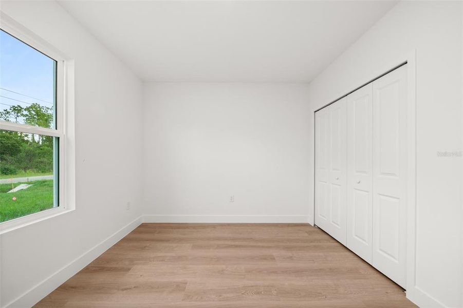 Spacious, unfurnished interior of a new home in , Sebring (Image 17).