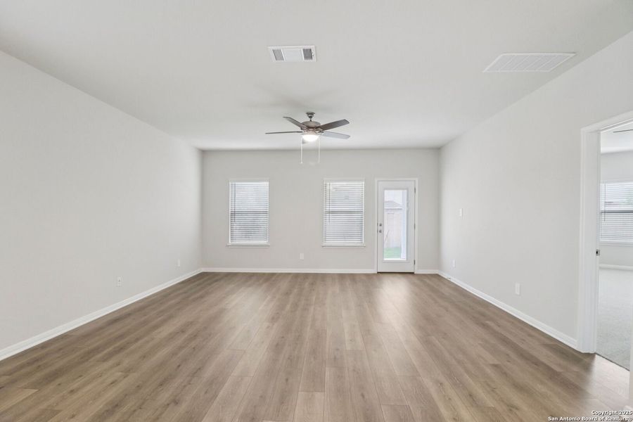 Spacious, unfurnished interior of a new home in Royal Crest, San Antonio (Image 22). Spacious, unfurnished interior of a new home in Royal Crest, San Antonio (Image 22).