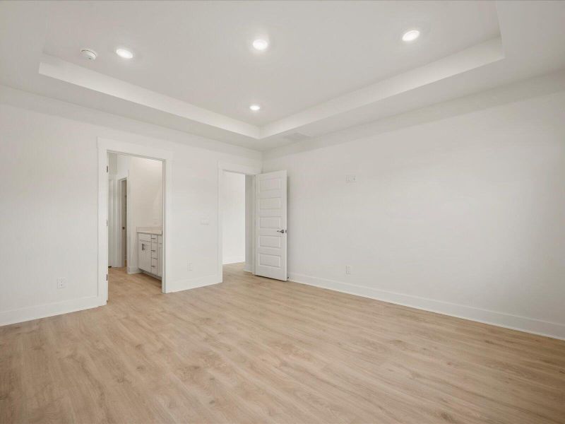 Spacious, unfurnished interior of a new home in , Summerville (Image 18).