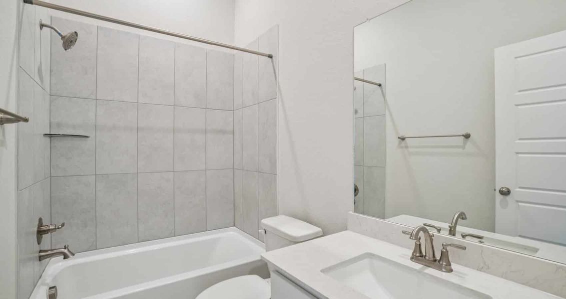 Furnished interior view inside a new home in Meyer Ranch, New Braunfels (Image 7).