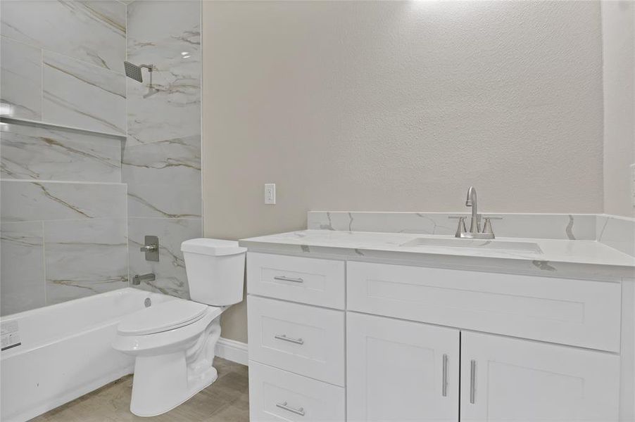 Furnished interior view inside a new home in , Granbury (Image 6).