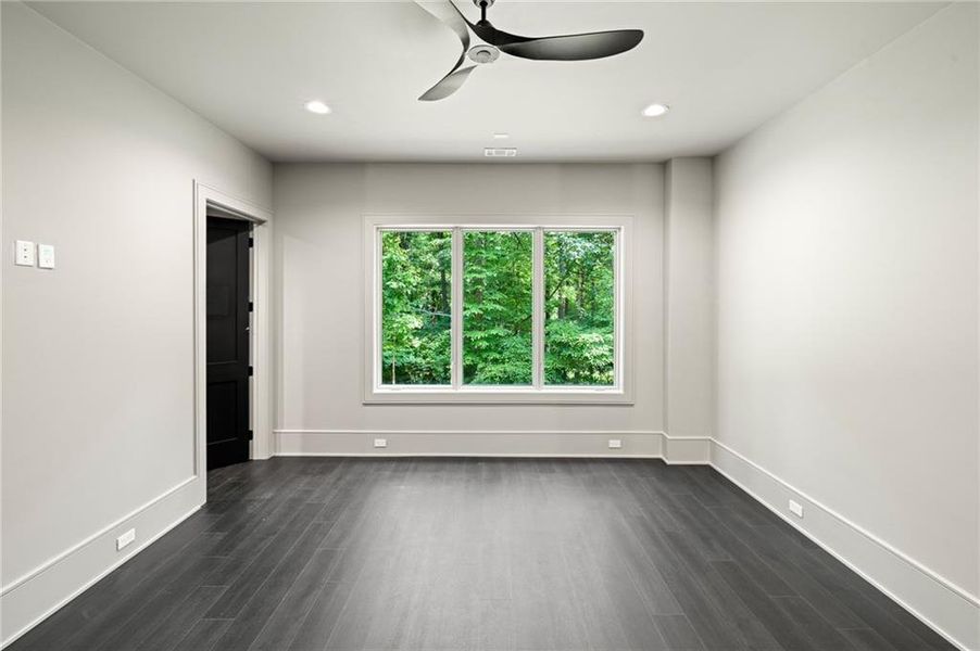 Spacious, unfurnished interior of a new home in , Sandy Springs (Image 25).