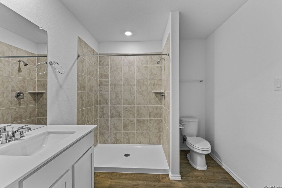 Furnished interior view inside a new home in Avenida, Converse (Image 7).