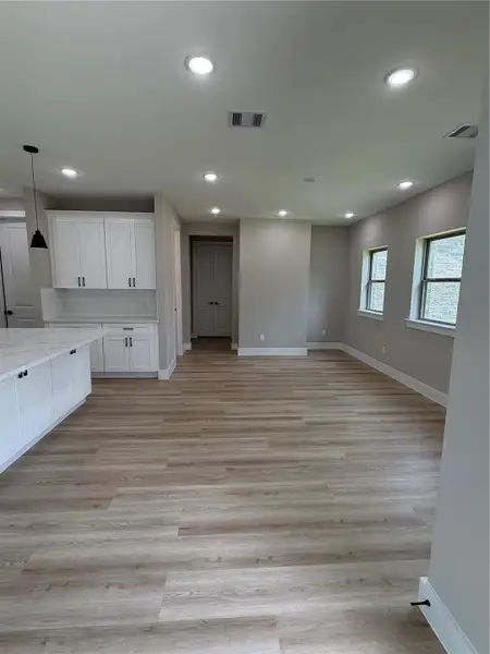 Spacious, unfurnished interior of a new home in , Spring (Image 15).