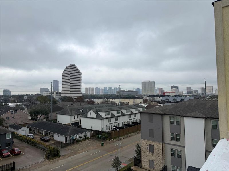 Huge roof top terrace 01/06/26