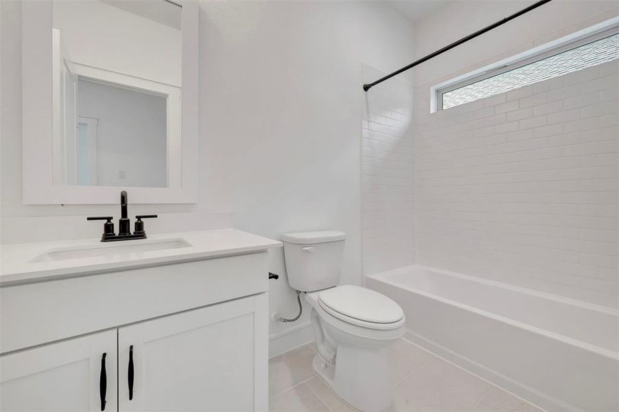 Image 38 of a home in Heath Golf & Yacht Villas.