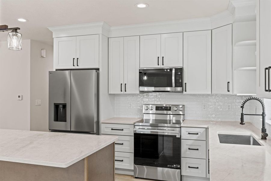 23-web-or-mls-GALICIA.Kitchen.21 23-web-or-mls-GALICIA.Kitchen.21