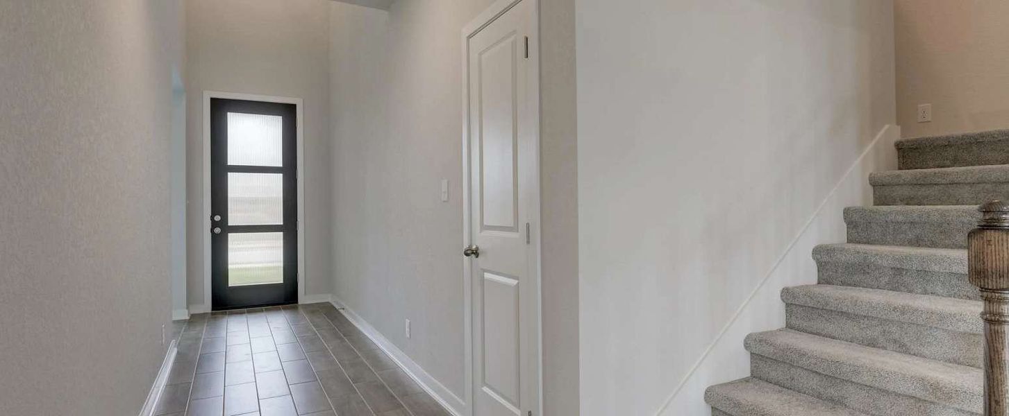 Representative unfurnished interior of a home built from the Guadalupe by Ashton Woods in Saddlebrook Ranch, Schertz (Image 13).