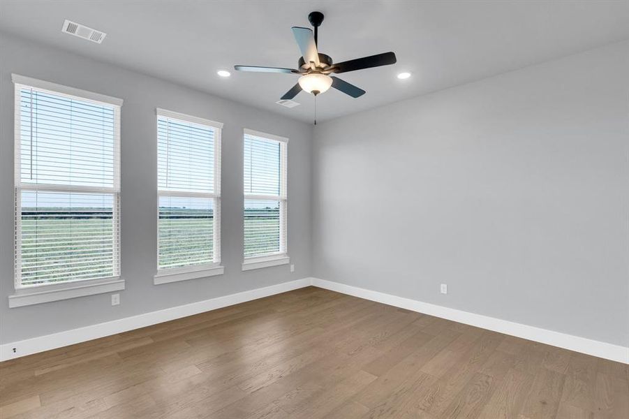 Spacious, unfurnished interior of a new home in Springside Estates II, Waxahachie (Image 20).