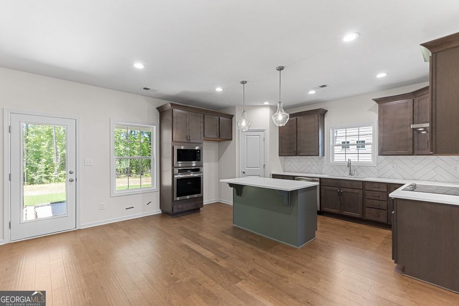 Furnished interior view inside a new home in Juliette Crossing, Forsyth (Image 27).