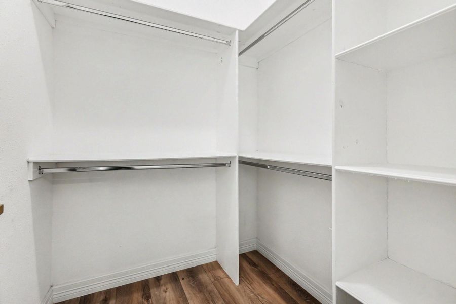 Spacious, unfurnished interior of a new home in , Galveston (Image 21).