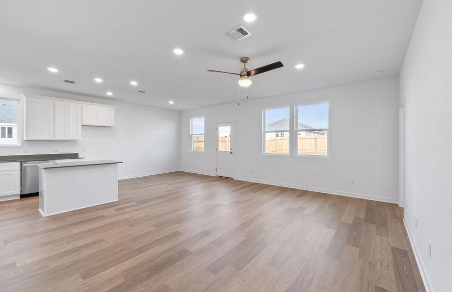 Spacious, unfurnished interior of a new home in Alto, San Marcos (Image 21).