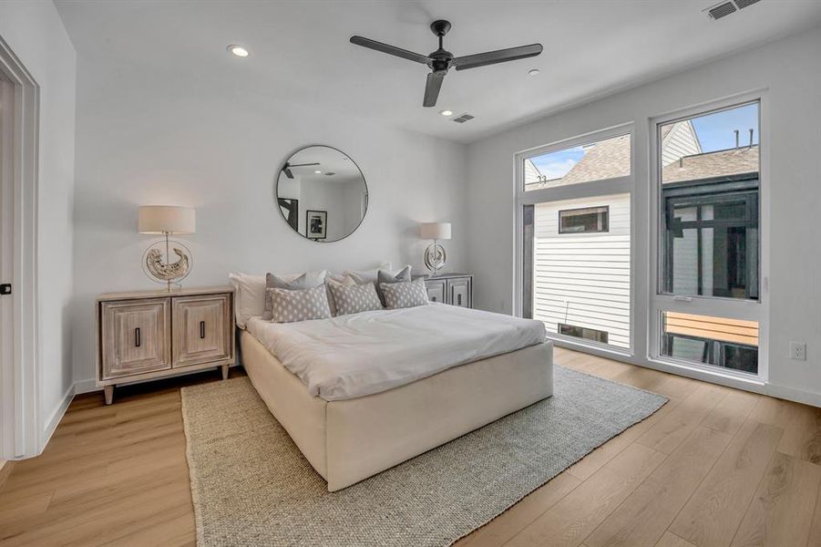 Furnished interior view inside a new home in , Dallas (Image 14).