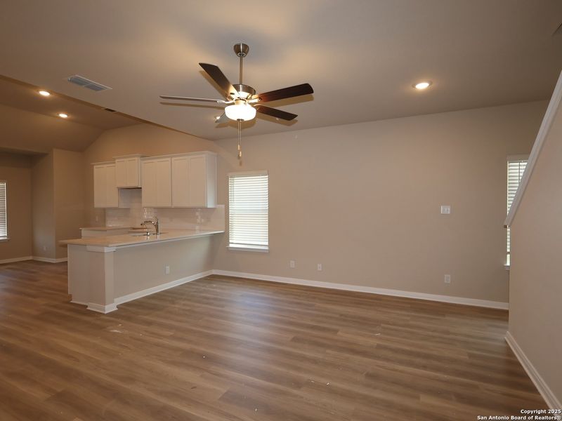 Spacious, unfurnished interior of a new home in Park Place, New Braunfels (Image 33). Spacious, unfurnished interior of a new home in Park Place, New Braunfels (Image 33).