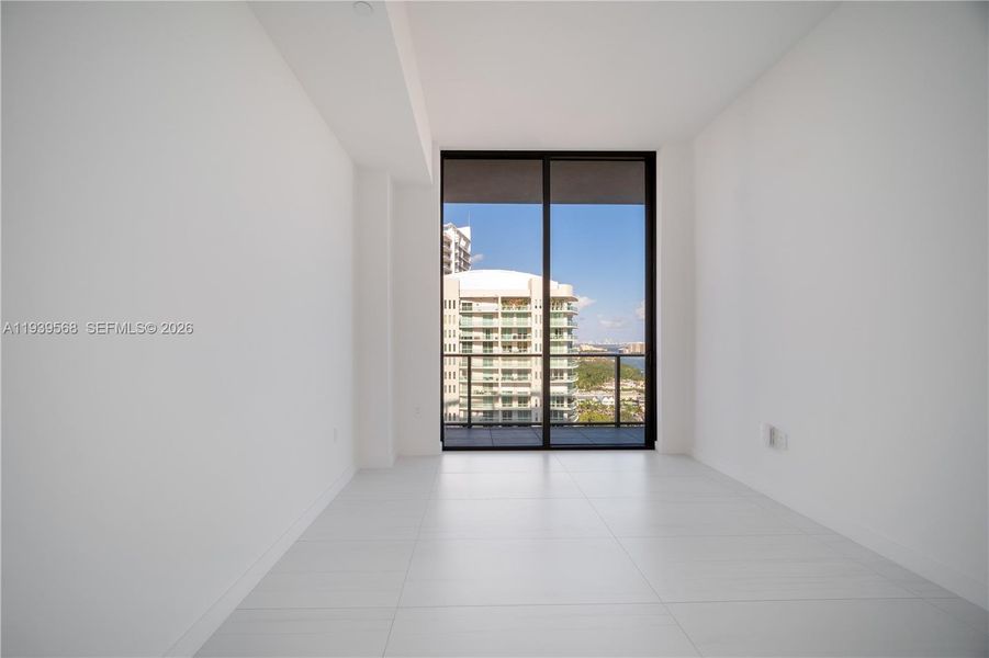 Spacious, unfurnished interior of a new home in Mr. C Residences, Miami (Image 50).