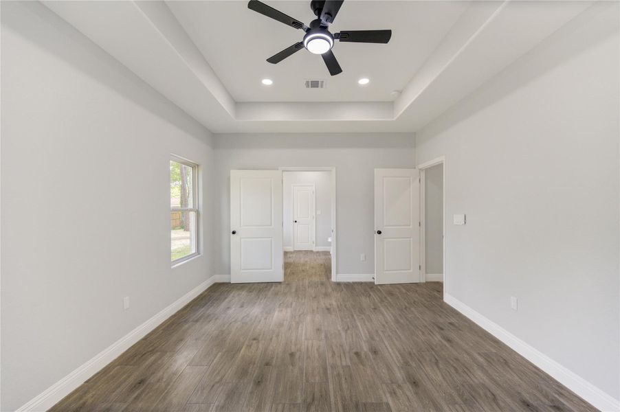 Spacious, unfurnished interior of a new home in , Woodbranch (Image 28).