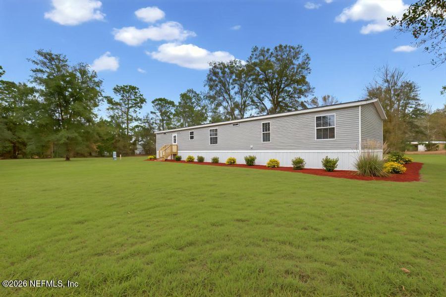 Exterior details and patio area of a home in , Middleburg (Image 27).