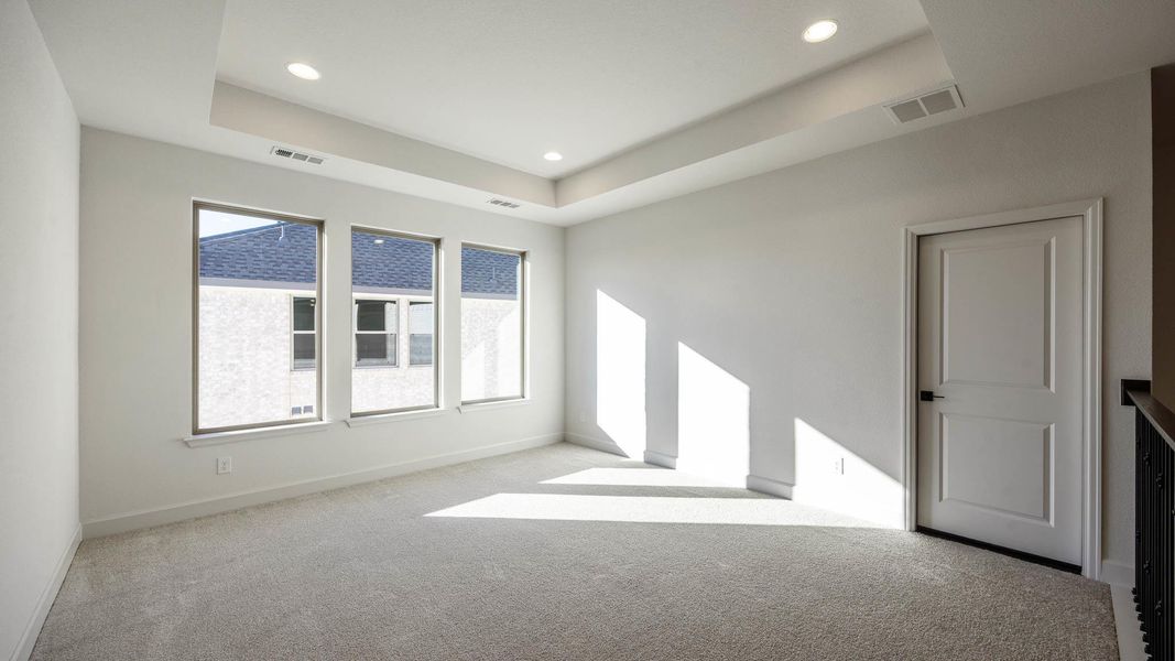 Spacious, unfurnished interior of a new home in Wolf Ranch 56', Georgetown (Image 17).